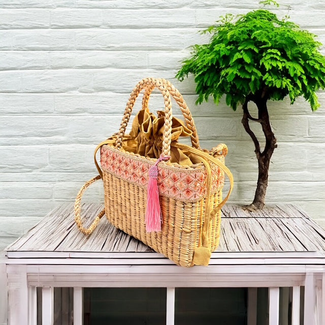 タッセル付きデコラティブバスケットバッグ｜ハンドメイド夏カゴバッグ（2WAY仕様）
