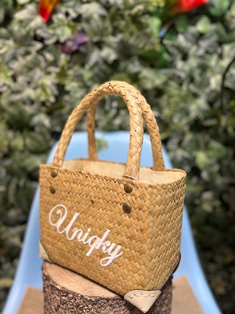 ナチュラル刺繍ミニカゴバッグ