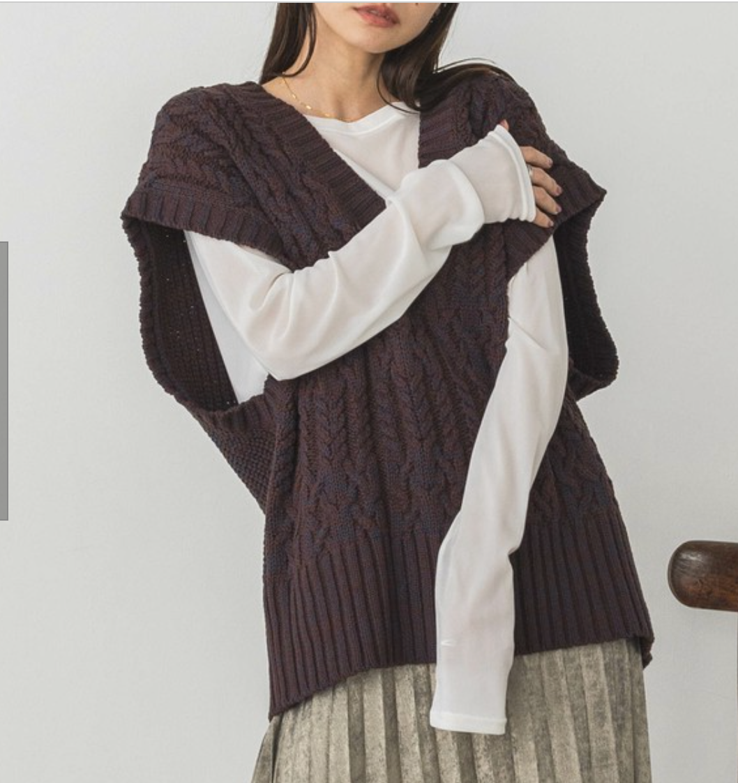メランジ ケーブル編み ニットベスト