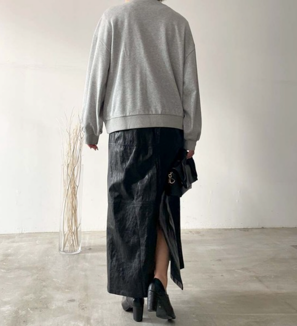 フェイクレザーストレートスカート