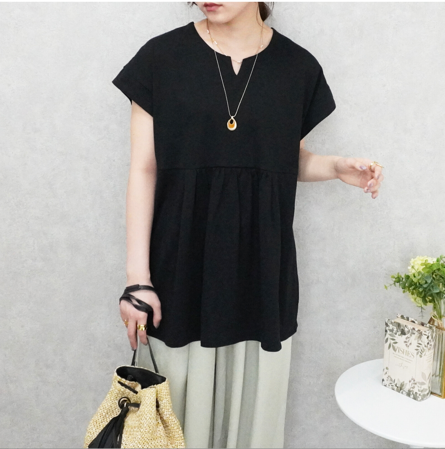 ミニVネックペプラムフレンチTシャツ キーネック カットソー