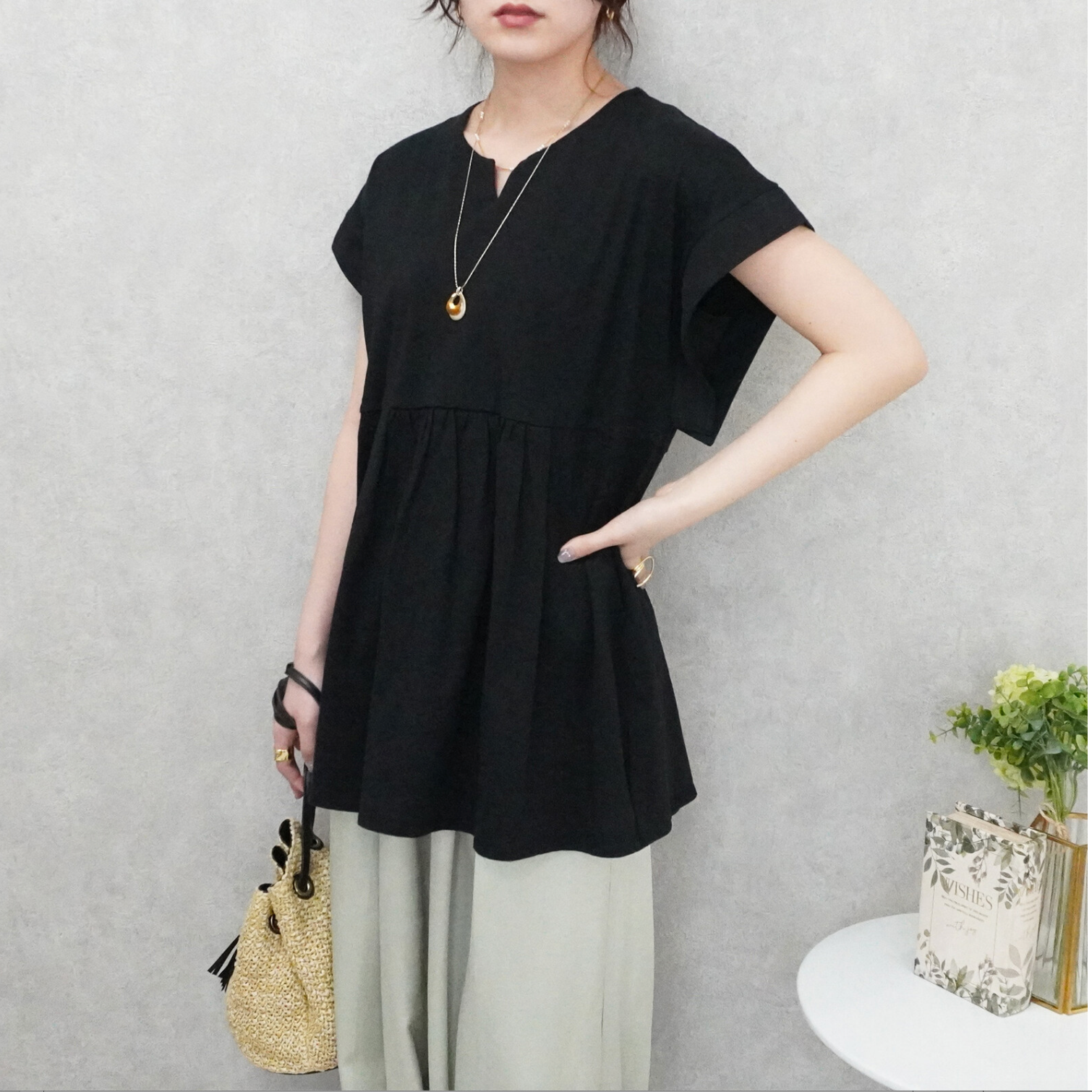 ミニVネックペプラムフレンチTシャツ キーネック カットソー