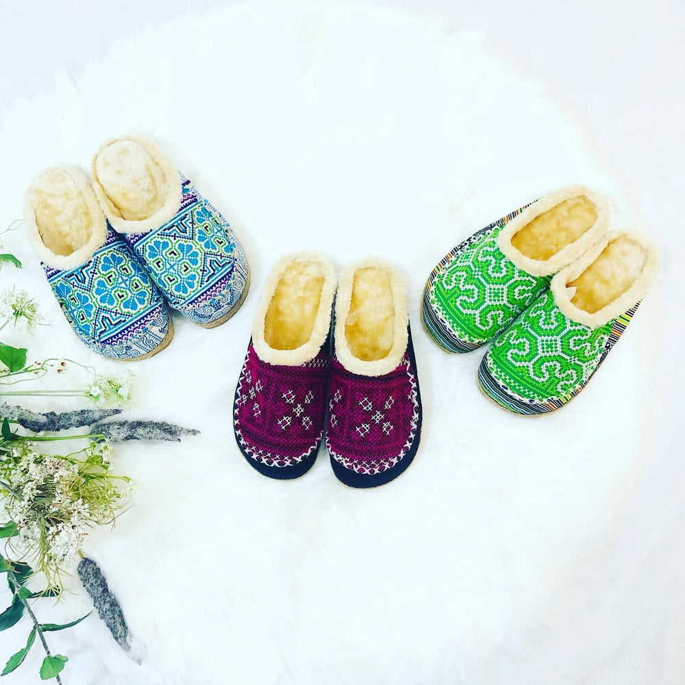 レディース /刺繍ボアサボサンダル/ファーサンダル/ふわふわ サンダル/コンフォートサンダル/花刺繍ボアサボサンダル 秋冬刺繍サンダル 全3色