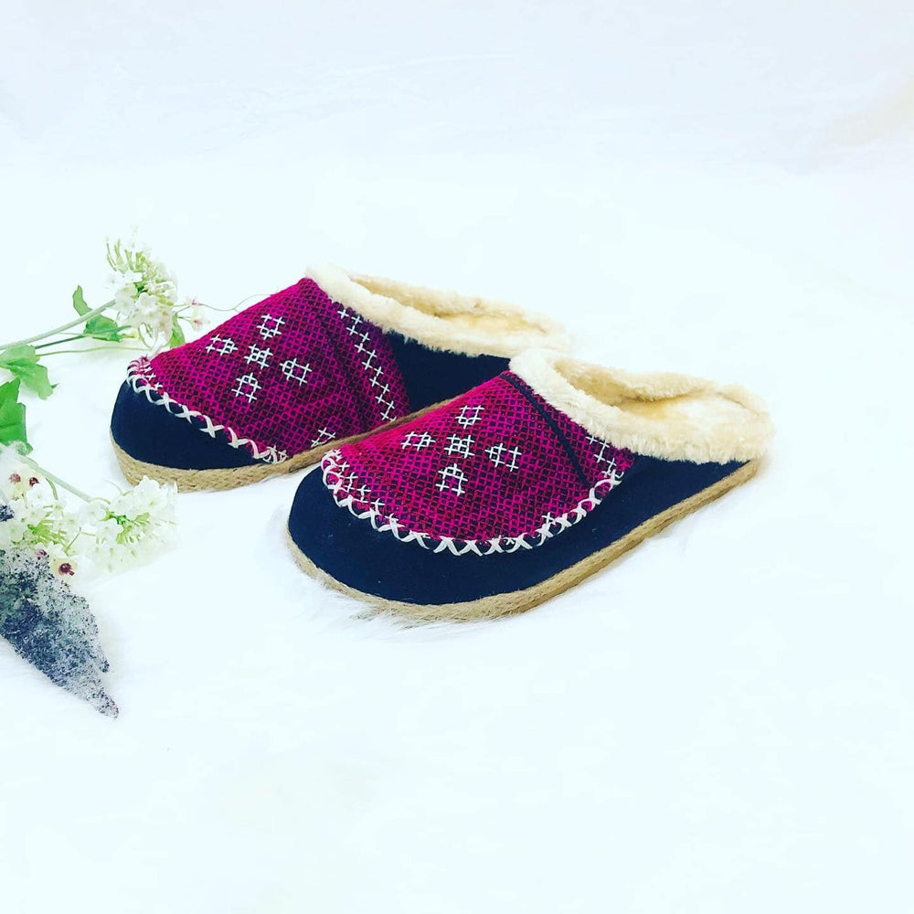 レディース /刺繍ボアサボサンダル/ファーサンダル/ふわふわ サンダル/コンフォートサンダル/花刺繍ボアサボサンダル 秋冬刺繍サンダル 全3色