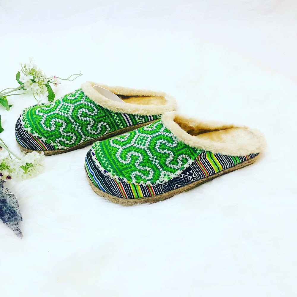 レディース /刺繍ボアサボサンダル/ファーサンダル/ふわふわ サンダル/コンフォートサンダル/花刺繍ボアサボサンダル 秋冬刺繍サンダル 全3色