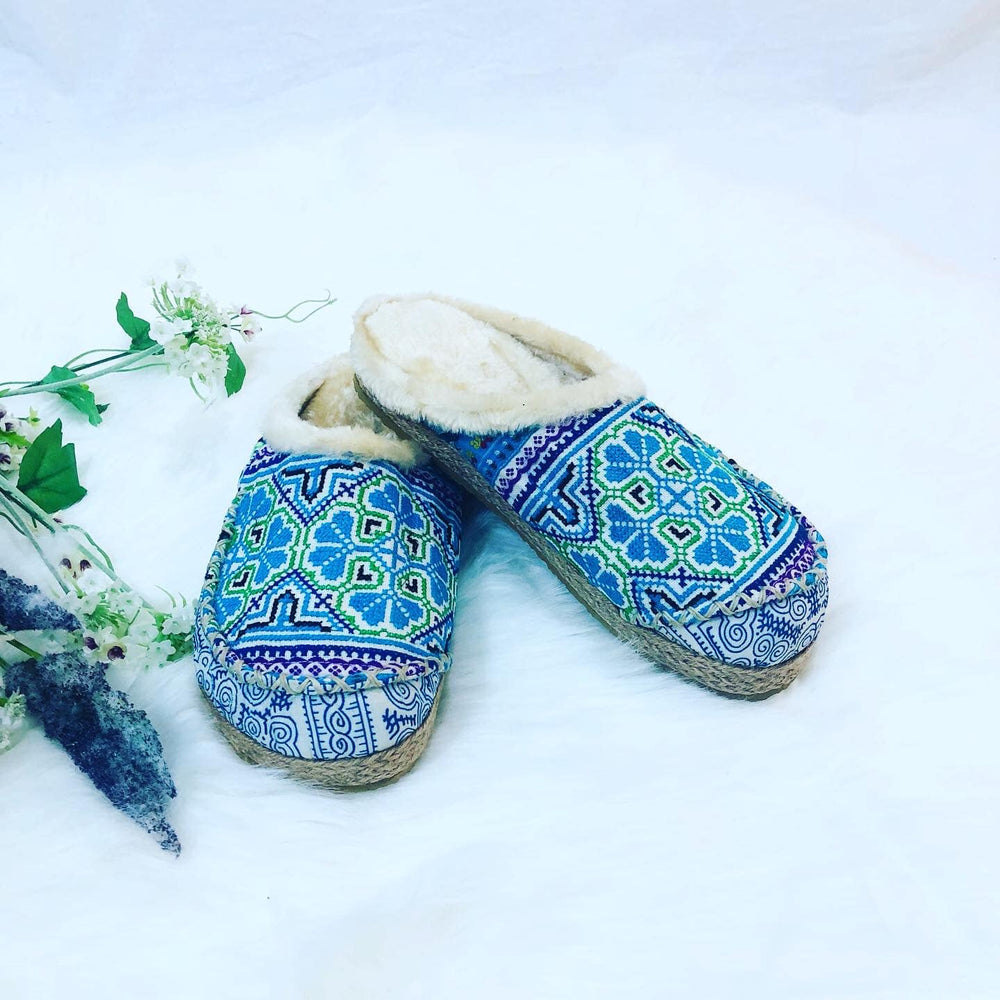レディース /刺繍ボアサボサンダル/ファーサンダル/ふわふわ サンダル/コンフォートサンダル/花刺繍ボアサボサンダル 秋冬刺繍サンダル 全3色