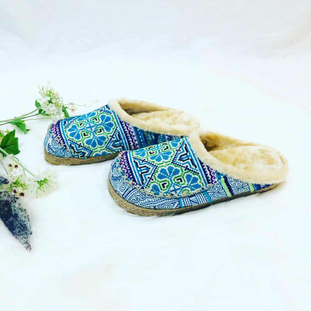 レディース /刺繍ボアサボサンダル/ファーサンダル/ふわふわ サンダル/コンフォートサンダル/花刺繍ボアサボサンダル 秋冬刺繍サンダル 全3色