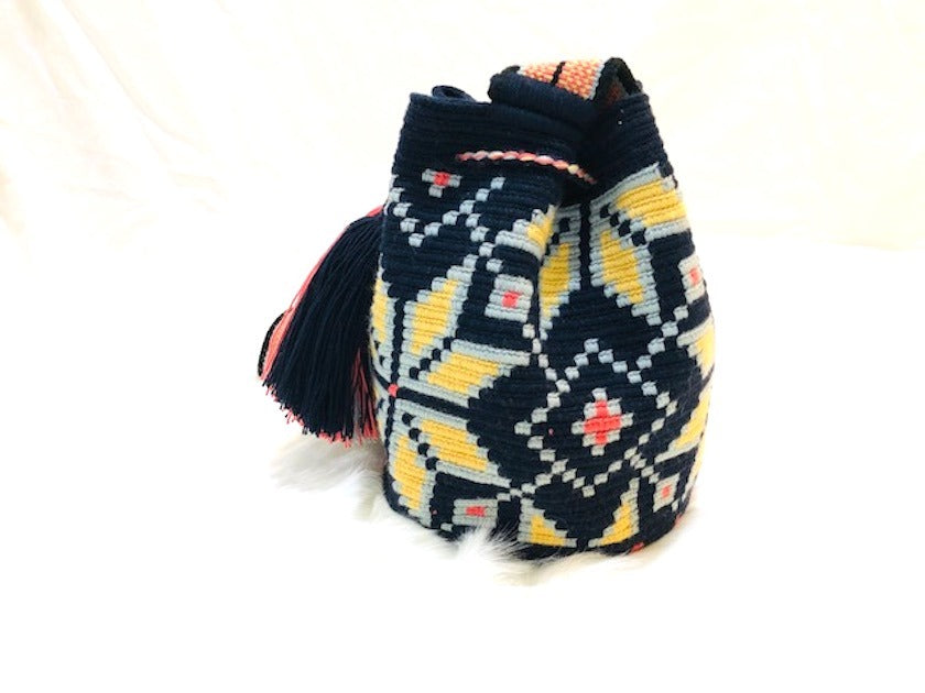 ワユーバッグ 、コロンビア製ワユーバッグ特 Wayuu Bag /M size全4色