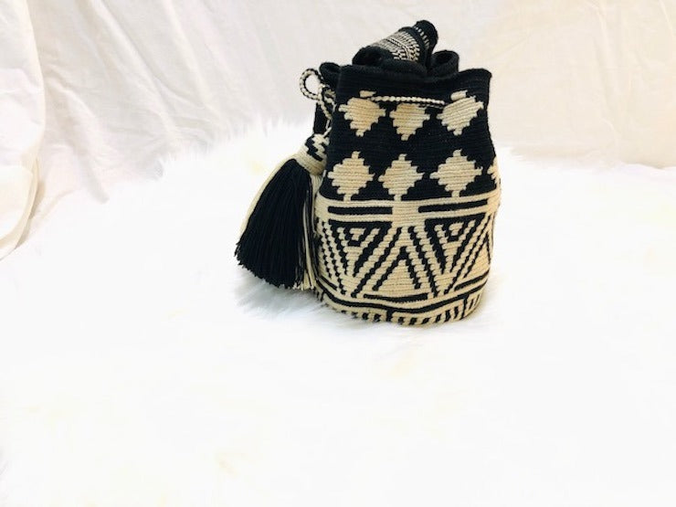 ワユーバッグ 、コロンビア製ワユーバッグ特 Wayuu Bag /M size全4色