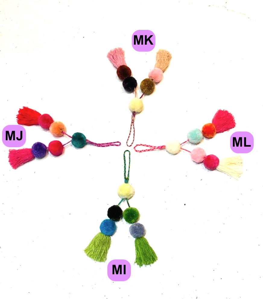 メルカドバッグのチャーム/ タッセルポンポンチャーム/バッグのワンポイントや目印に◎全4色 /M size
