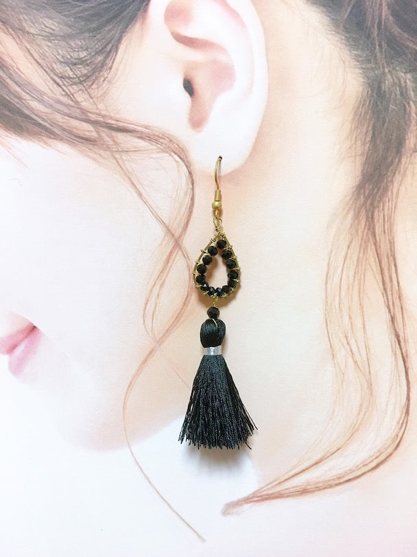 ハンドメイドタッセルピアスHANDMADE PIERCE