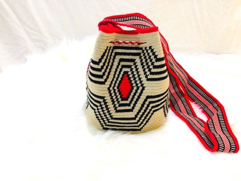 ワユーバッグ 、コロンビア製ワユーバッグ特 Wayuu Bag /M size全4色